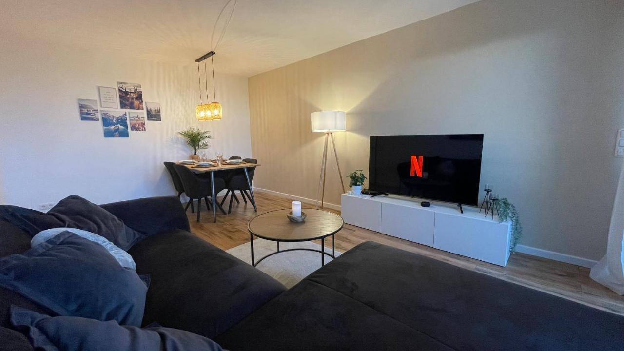 Moderne 2-Zimmer-Wohnung Mit Atemberaubender Skyline Aussicht Auf Frankfurt! Steinbach im Taunus Esterno foto