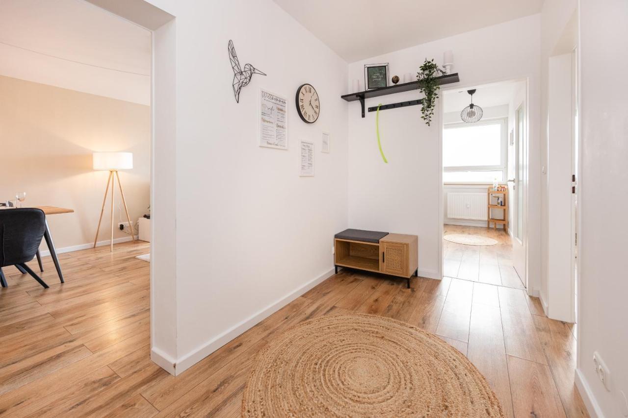 Moderne 2-Zimmer-Wohnung Mit Atemberaubender Skyline Aussicht Auf Frankfurt! Steinbach im Taunus Esterno foto
