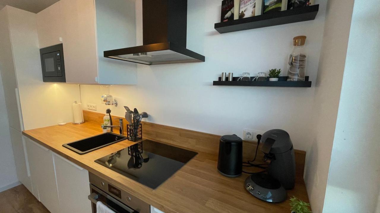 Moderne 2-Zimmer-Wohnung Mit Atemberaubender Skyline Aussicht Auf Frankfurt! Steinbach im Taunus Esterno foto